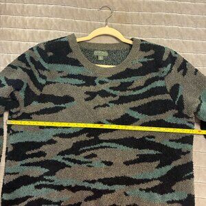 BAREFOOT DREAMS Cozy chic Camo Print Super Soft Pullover Fleece XL